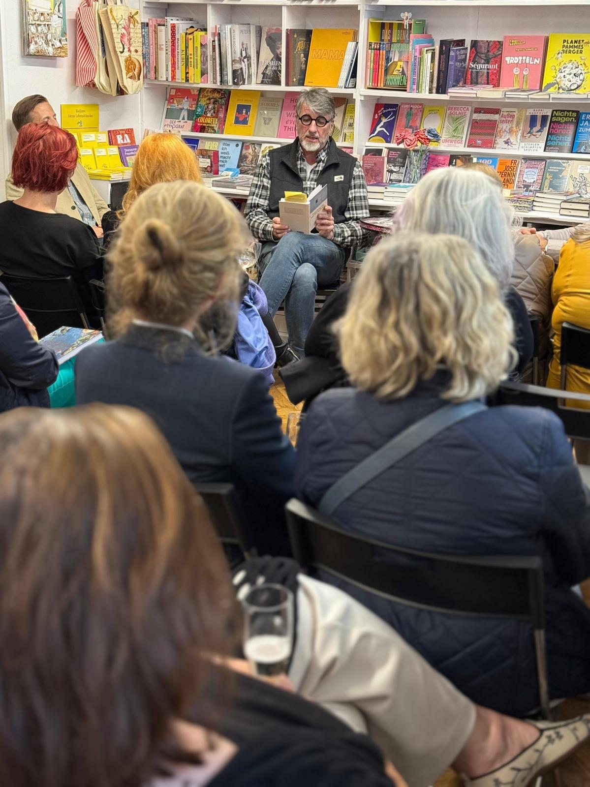 Buchpräsentation in der Döblinger Buchhandlung im Mai 2025